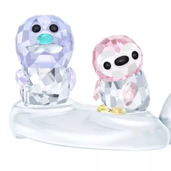 New In Box Authentic Swarovski SCS Penguin Base Small Crystal Figurine #5424632 - Picture 2 of 2